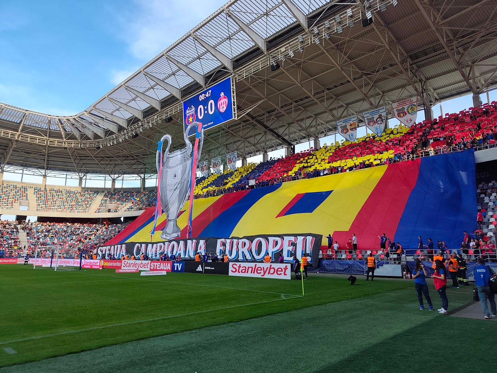 Peluza Sud, scenografie spectaculoasă la 40 de ani de la Sevilla. Foto: Fanatik